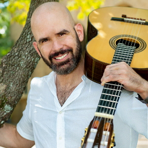 Isaac Lausell's headshot