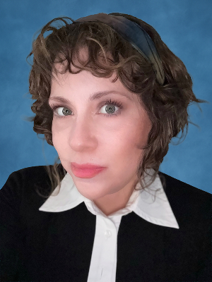 Holly Lewis's headshot