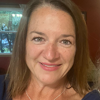 Thara Lowndes's headshot