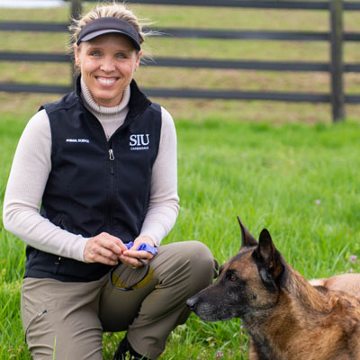 Erin Perry's headshot